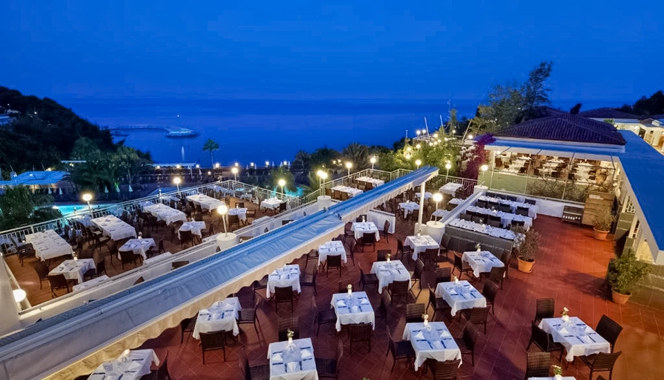 هتل پاین بی ریزورت کوش آداسی